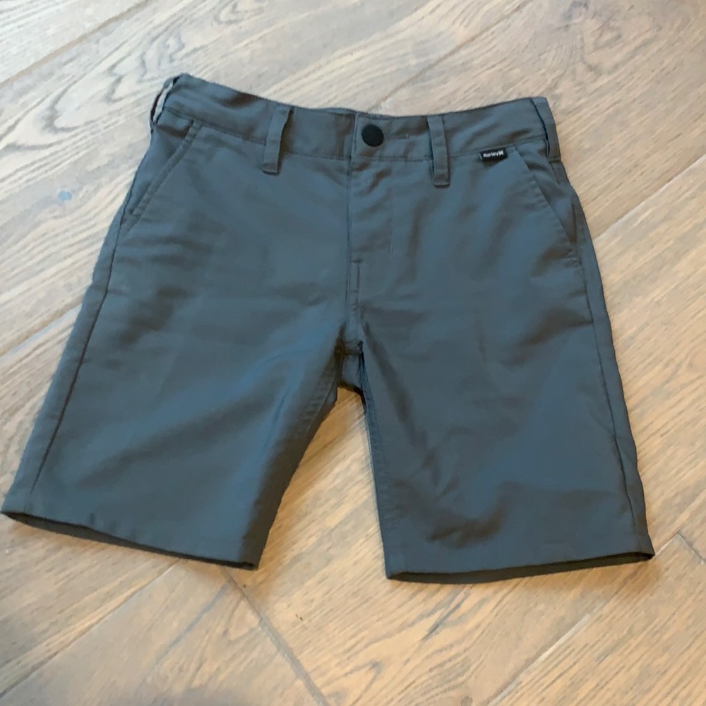 Steel gray little boys' Dri-FIT chino shorts (6-7)